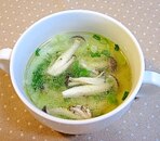 しめじとねぎの生姜風味スープ